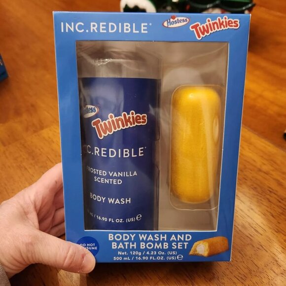 Twinkies Body Wash & Bath Bomb Gift Set New - Picture 1 of 1